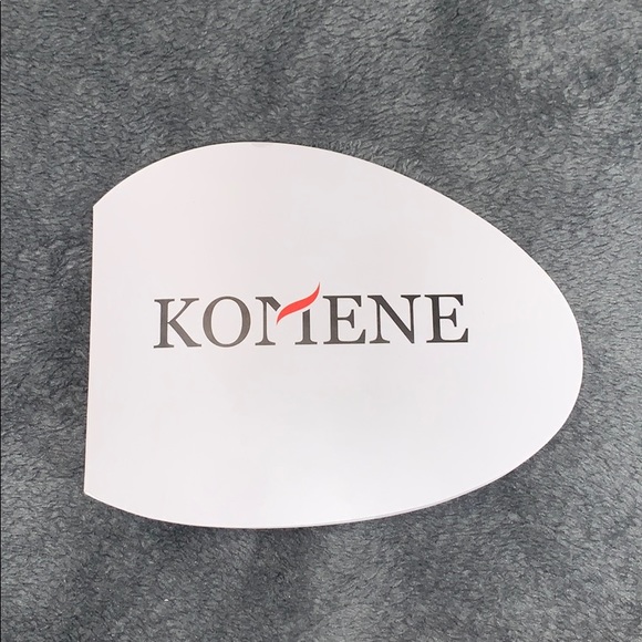 High-grade invisible sticky bra w/cute pink case - Picture 4 of 14